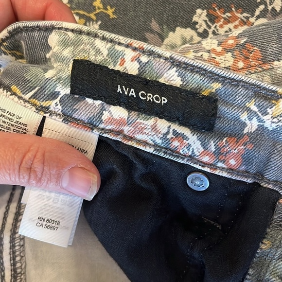 Lucky Brand floral ankle crop Jean - Picture 4 of 5